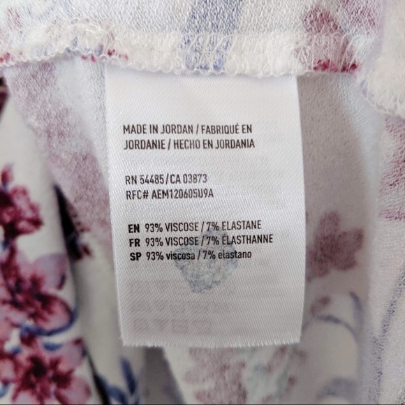 Sale! 3/$15 AEO Soft & Sexy Crepe Floral Tank - Picture 4 of 4